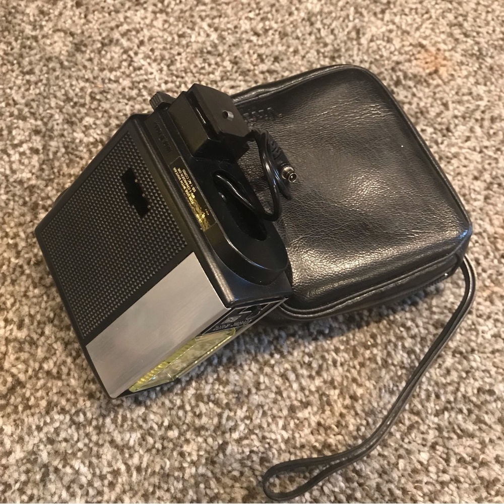 UNTESTED- Lot of 2 - Vivitar Auto Camera Flash 252 w/case and 283 Camera Flash - Picture 11 of 11